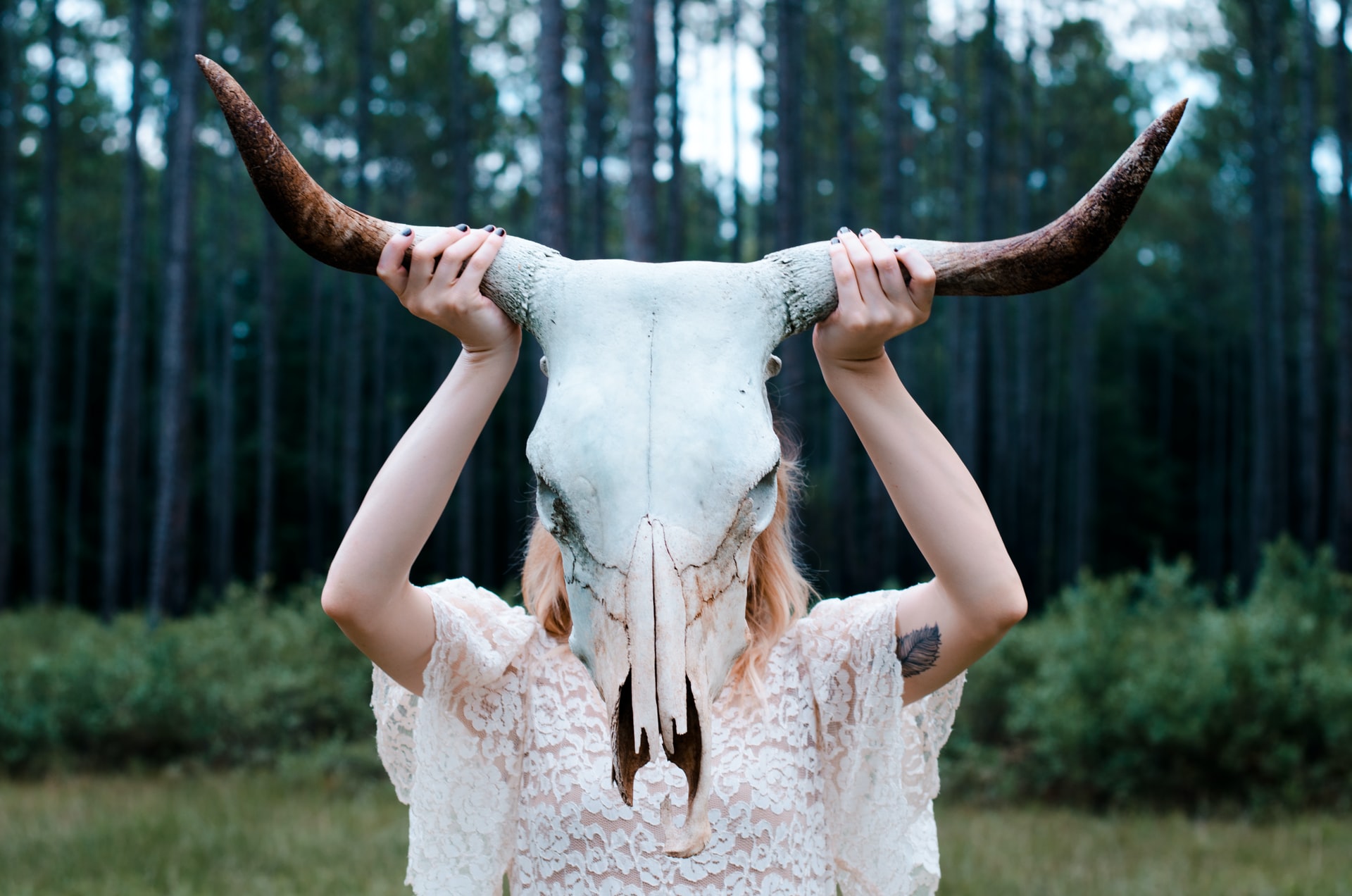 woman with skull